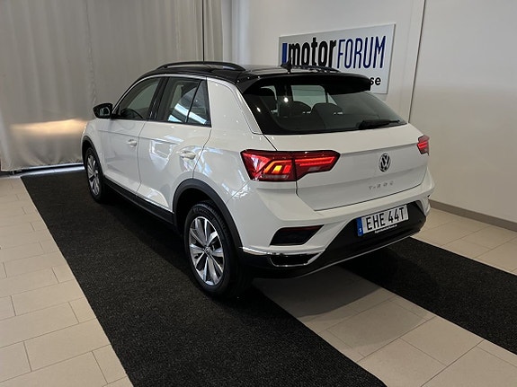 Volkswagen T-Roc 3 of 5