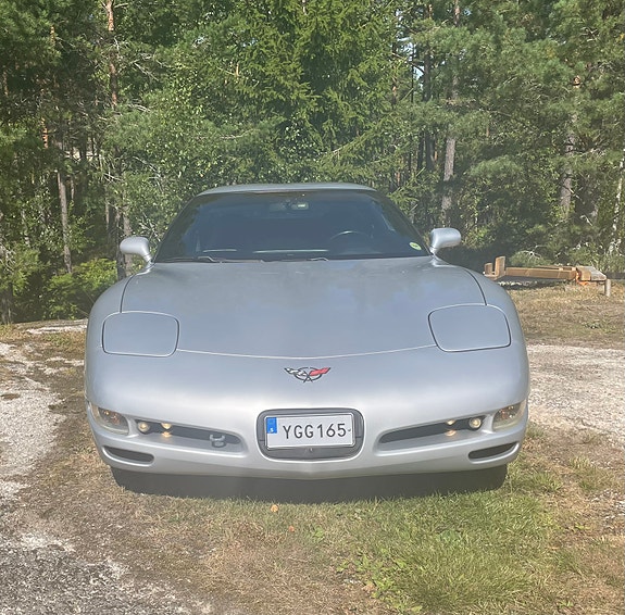 Chevrolet Corvette 3 of 8