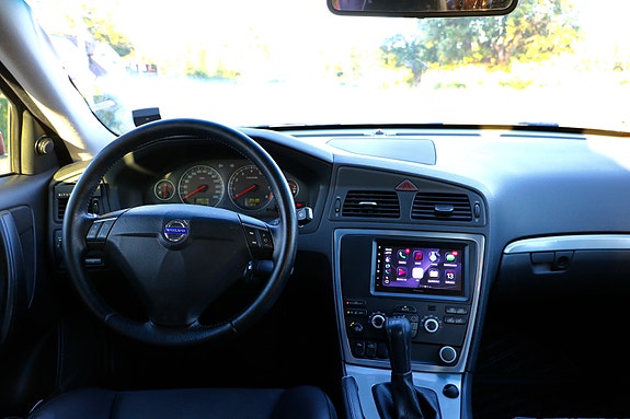 Volvo S60 4 of 5