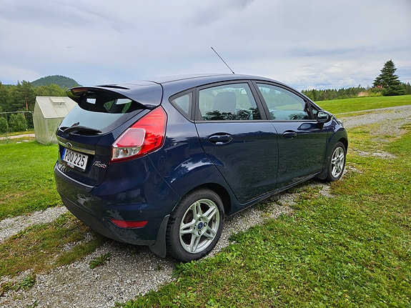 Ford Fiesta 4 of 5