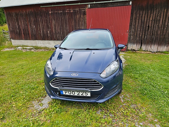 Ford Fiesta 3 of 5