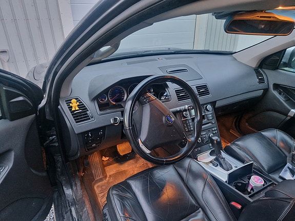 Volvo XC90 3 of 3