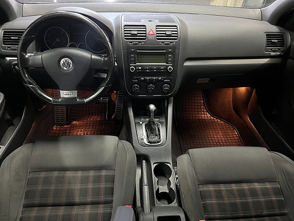 Volkswagen Golf V 7 of 7