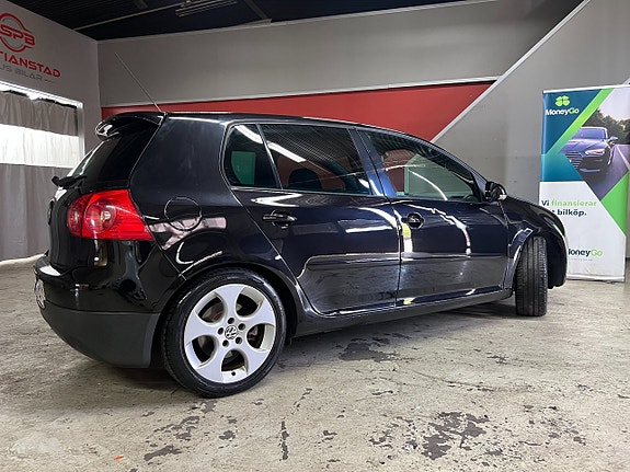 Volkswagen Golf V 3 of 7