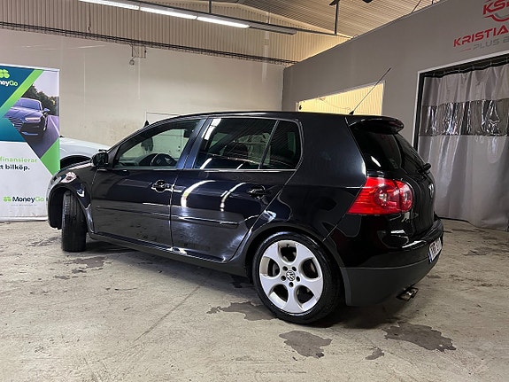 Volkswagen Golf V 4 of 7