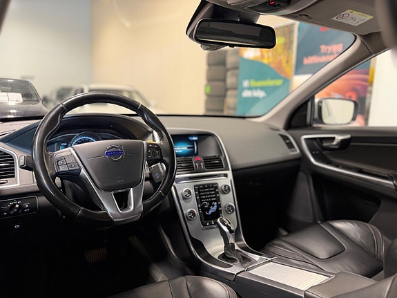 Volvo XC60 16 of 30