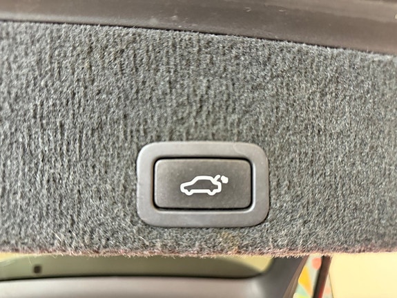 Volvo XC60 10 of 30