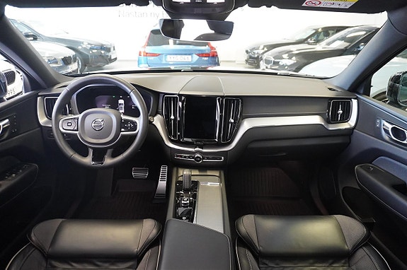 Volvo XC60 15 of 30
