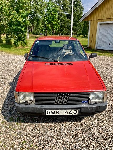 Fiat Uno 2 of 6