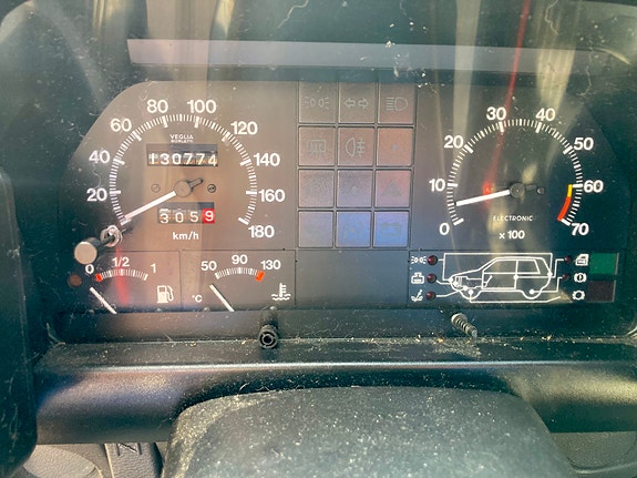 Fiat Uno 4 of 6