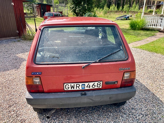 Fiat Uno 3 of 6