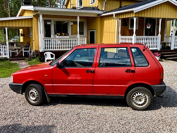 Fiat Uno 5 of 6