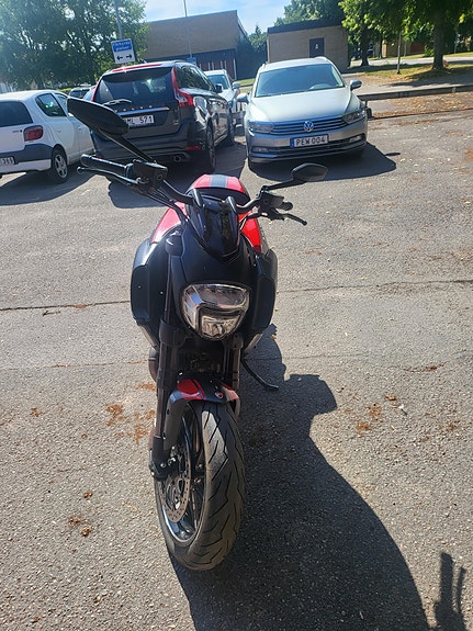 Ducati Diavel 2 of 10