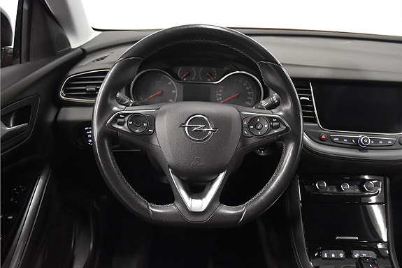 Opel Grandland 2 of 5