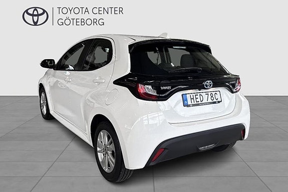 Toyota Yaris 4 of 5