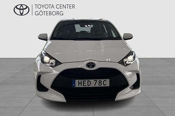 Toyota Yaris 7 of 12