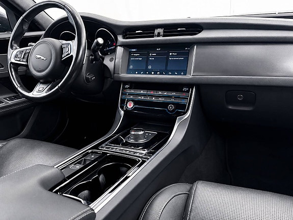 Jaguar XF 20 of 20