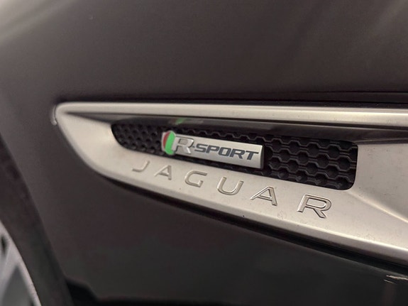 Jaguar XF 7 of 20