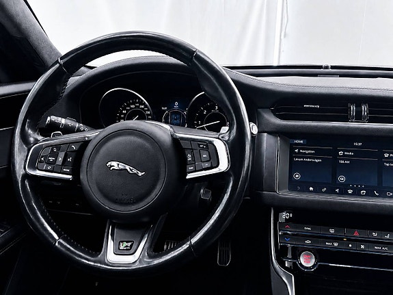 Jaguar XF 19 of 20