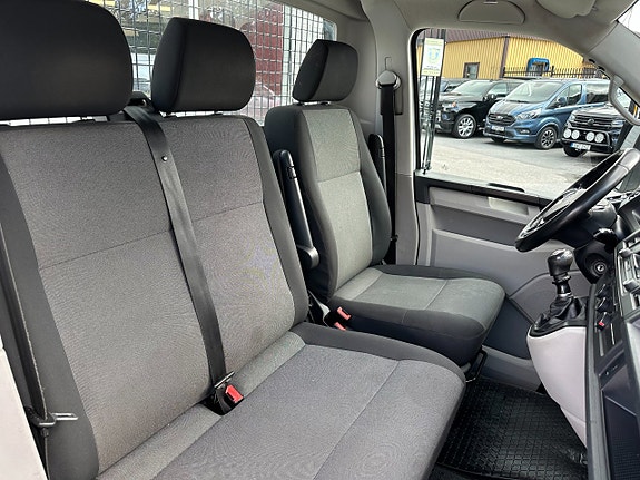 Volkswagen Transporter 9 of 12