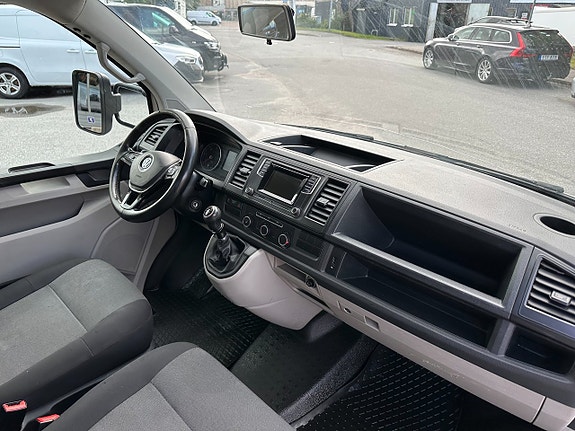 Volkswagen Transporter 10 of 12
