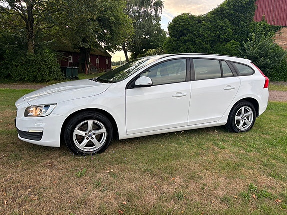 Volvo V60 4 of 5