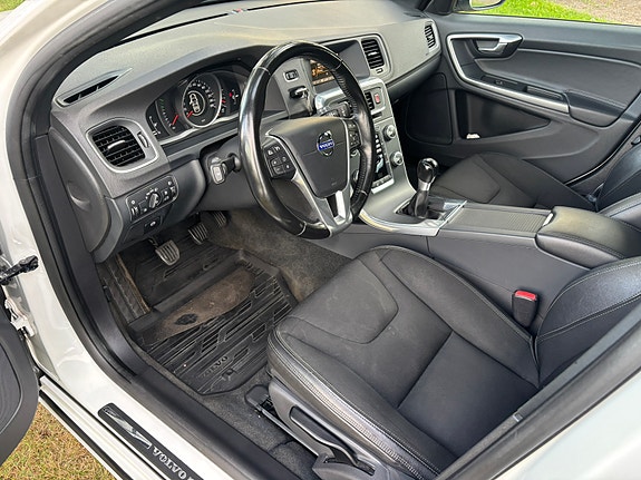 Volvo V60 5 of 5
