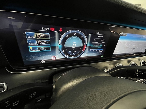 Mercedes-Benz E220 d 23 of 26