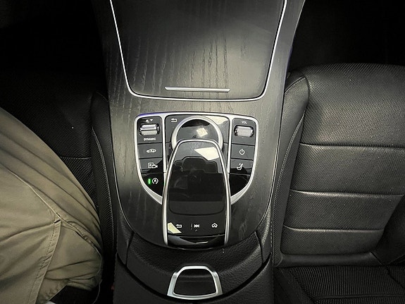 Mercedes-Benz E220 d 24 of 26