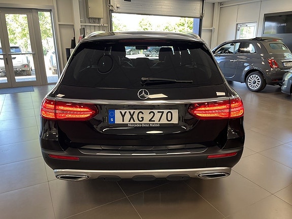 Mercedes-Benz E220 d 6 of 26