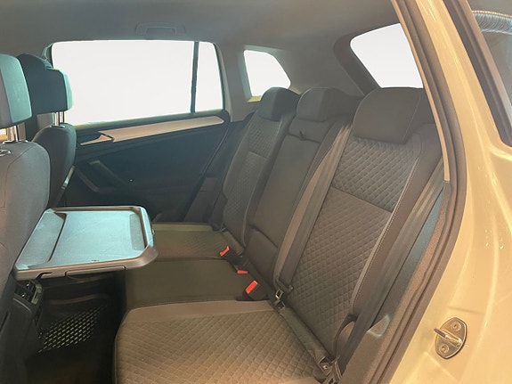 Volkswagen Tiguan 14 of 24