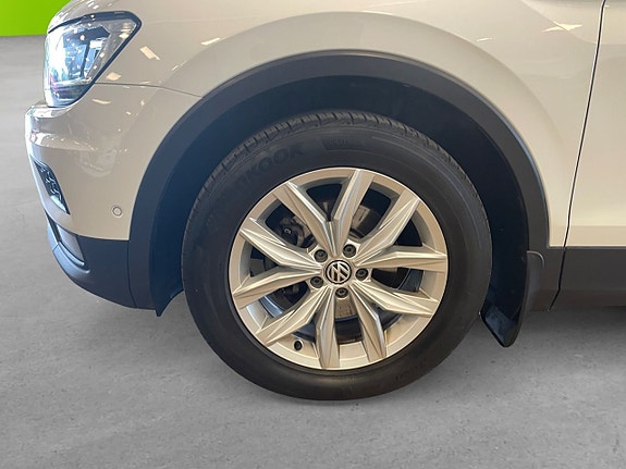 Volkswagen Tiguan 8 of 24