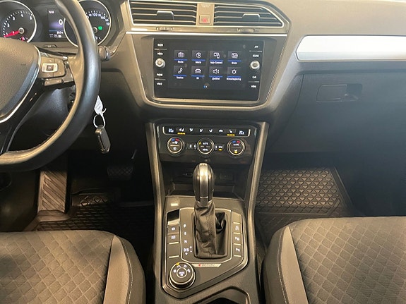 Volkswagen Tiguan 11 of 24