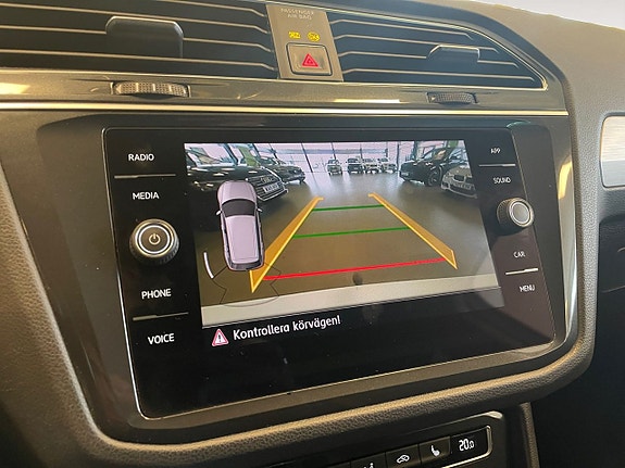 Volkswagen Tiguan 17 of 24