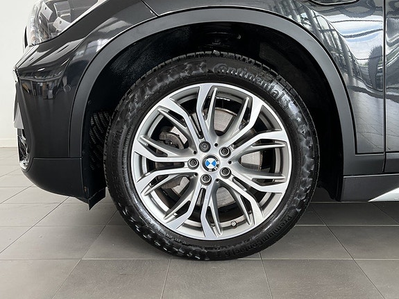 BMW X1 4 of 5
