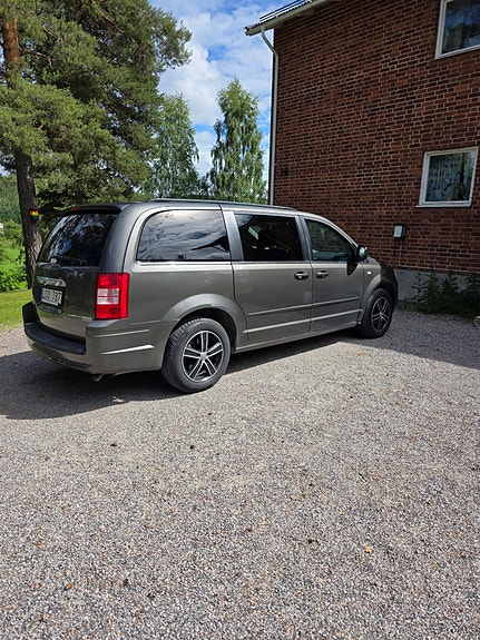 Chrysler Grand Voyager 3 of 5