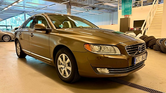 Volvo S80 2 of 5