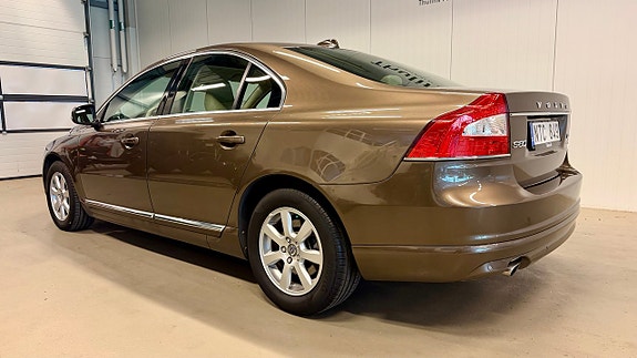 Volvo S80 4 of 5