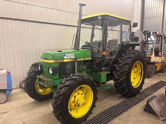 John Deere 1950 2 of 5