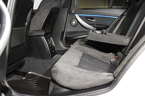 BMW 335d 14 of 27