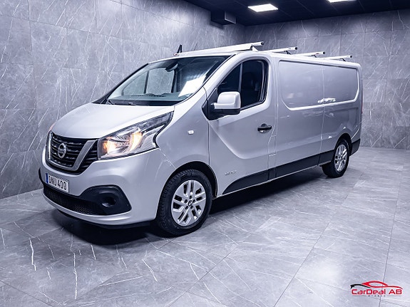 Nissan NV300 3 of 5
