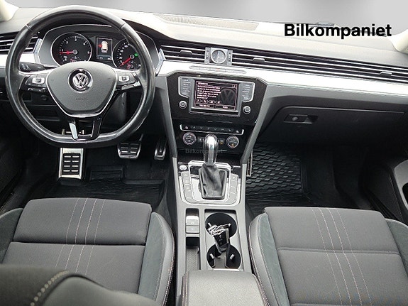 Volkswagen Passat Alltrack 7 of 14