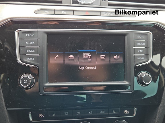 Volkswagen Passat Alltrack 10 of 14