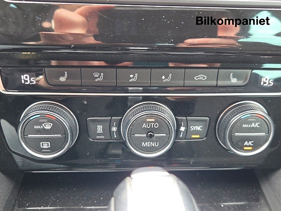 Volkswagen Passat Alltrack 12 of 14