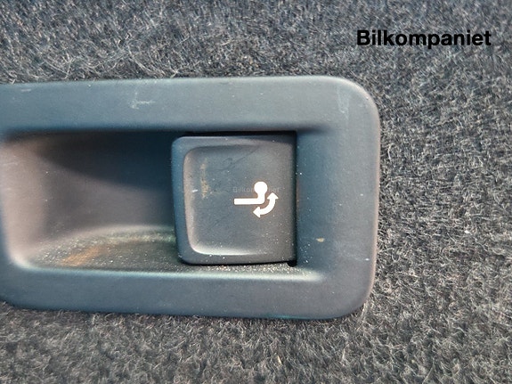 Volkswagen Passat Alltrack 13 of 14