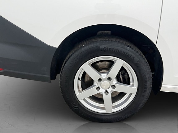 Volkswagen Caddy Maxi 29 of 30