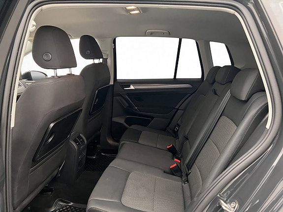 Volkswagen Golf Sportsvan 17 of 29