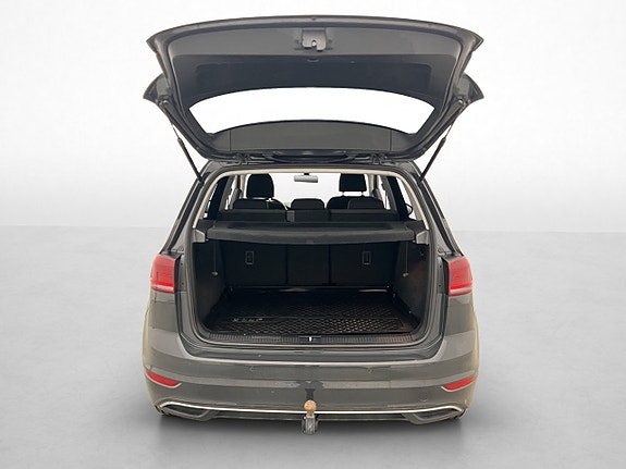 Volkswagen Golf Sportsvan 25 of 29