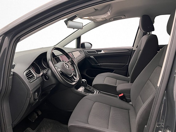 Volkswagen Golf Sportsvan 12 of 29