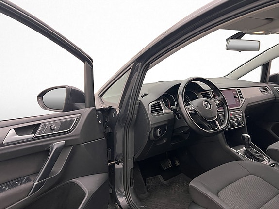 Volkswagen Golf Sportsvan 11 of 29